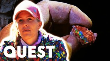 A New Digger Help The Tunnel Rats Find Some Rare Opal | Outback Opal Hunters